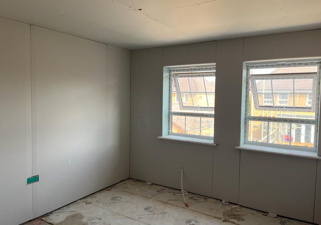Taylor Wimpey Plasterboad wall and ceiling finish 2 Dot and Dab Plasterboard